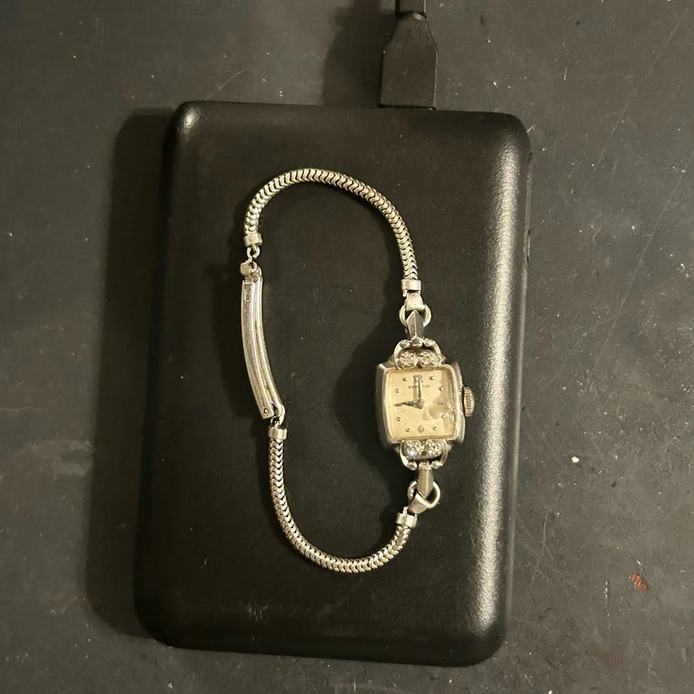 Vintage Hamilton watch. Diamonds on the band.  Small scratch on face great shape - Picture 3 of 5